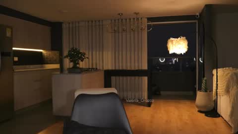 valeria_orozco online show from 4, 1, 2025