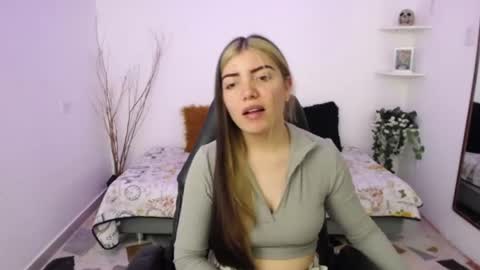 Snapshot of valeriamora_ chatting on 7, 5, 2026 Valeria online show from 7, 5, 2026