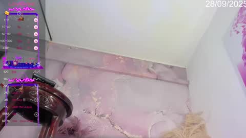 Snapshot of valeriaqueents chatting on 28, 9, 2025 online show from 28, 9, 2025