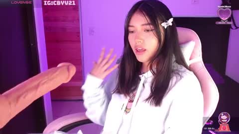 Snapshot of valeribell1 chatting on 21, 11, 2025 Valeri online show from 21, 11, 2025