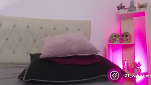 Snapshot of valerie_21 chatting on 9, 1, 2025 Valeriee online show from 9, 1, 2025