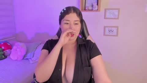 Snapshot of valerie_perez chatting on 18, 12, 2024 vale online show from 18, 12, 2024