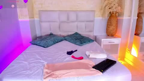 valeriekhaleesi online show from 16, 2, 2026