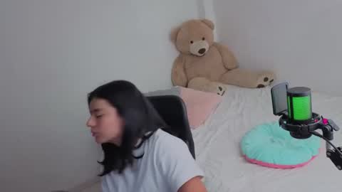 Snapshot of valerihouse_ chatting on 1, 8, 2026 valerihouse_ online show from 1, 8, 2026