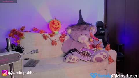 Snapshot of valery_dupont chatting on 30, 10, 2025 Valery Lin Dupont online show from 30, 10, 2025