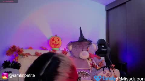 Snapshot of valery_dupont chatting on 31, 10, 2025 Valery Lin Dupont online show from 31, 10, 2025