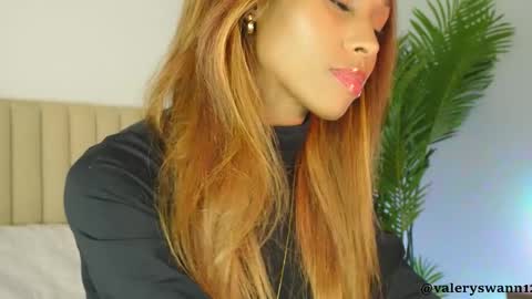 Valery swan1 online show from 28, 10, 2025