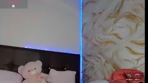 Snapshot of valeryfoxx1 chatting on 19, 9, 2025 ValeryFox online show from 19, 9, 2025