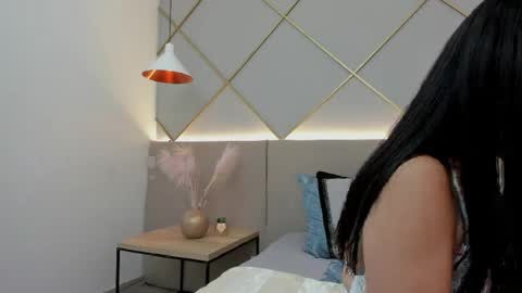 Snapshot of valesantodomingo chatting on 2, 4, 2026 Sofia online show from 2, 4, 2026