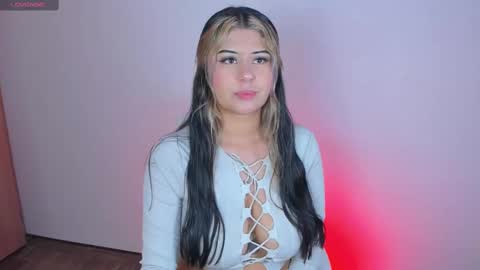 Snapshot of valeska__v chatting on 14, 10, 2025 your loveee online show from 14, 10, 2025