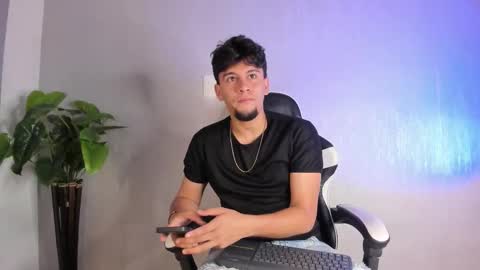 Snapshot of valetino_stonee chatting on 23, 3, 2026 Valentino online show from 23, 3, 2026
