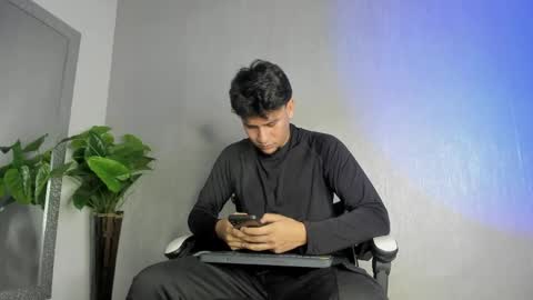 Snapshot of valetino_stonee chatting on 7, 4, 2026 Valentino online show from 7, 4, 2026