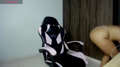 Snapshot of valkiiriaa_ chatting on 1, 12, 2025 valkiiriaa_ online show from 1, 12, 2025
