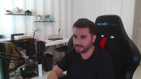 Snapshot of vallartamexi chatting on 7, 10, 2025 Roberto Carlos online show from 7, 10, 2025