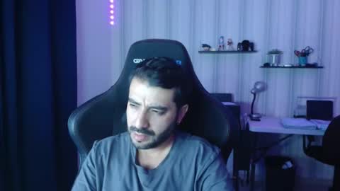 Snapshot of vallartamexi chatting on 14, 10, 2025 Roberto Carlos online show from 14, 10, 2025