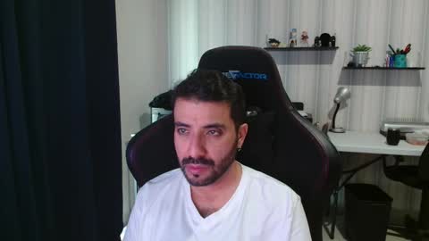 Snapshot of vallartamexi chatting on 22, 11, 2025 Roberto Carlos online show from 22, 11, 2025