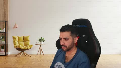 Snapshot of vallartamexi chatting on 4, 12, 2025 Roberto Carlos online show from 4, 12, 2025