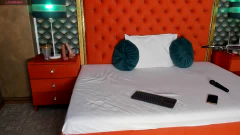 Valerie Val V online show from 18, 9, 2025