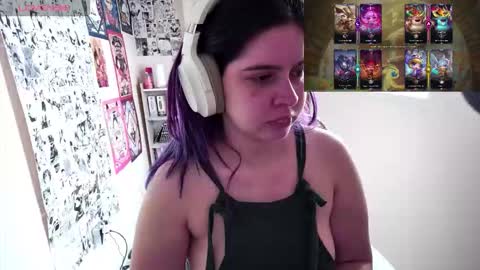 Snapshot of vallolet1_ chatting on 8, 2, 2026 Im Violet online show from 8, 2, 2026