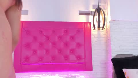 Snapshot of valloletsamar chatting on 31, 1, 2025 Vallolet Peach online show from 31, 1, 2025