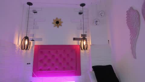 Snapshot of valloletsamar chatting on 15, 2, 2025 Vallolet Peach online show from 15, 2, 2025