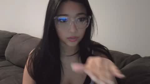 Snapshot of valltorres chatting on 28, 10, 2025 Val Torres online show from 28, 10, 2025