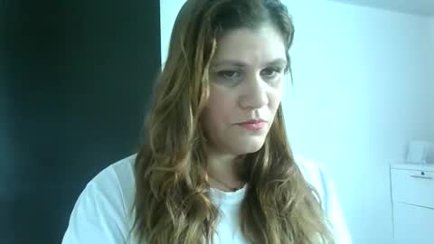 Snapshot of valu2208 chatting on 10, 9, 2025 valu2208 online show from 10, 9, 2025