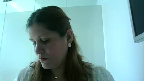 Snapshot of valu2208 chatting on 2, 10, 2025 valu2208 online show from 2, 10, 2025