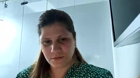 Snapshot of valu2208 chatting on 3, 10, 2025 valu2208 online show from 3, 10, 2025