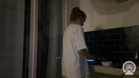 Snapshot of valure_lera chatting on 2, 3, 2025 valure_lera online show from 2, 3, 2025