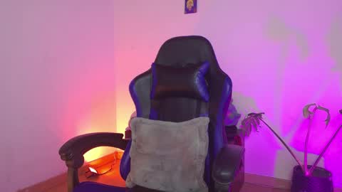 Snapshot of vamp_noah chatting on 29, 4, 2026 Vamp Noah and Dan online show from 29, 4, 2026