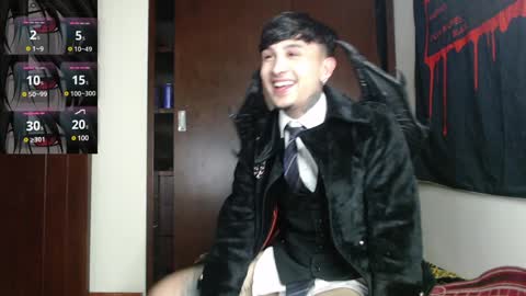 david guzman i model independenthelp me with a thumbs up online show from 9, 1, 2025