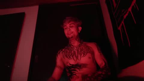 david guzman i model independenthelp me with a thumbs up online show from 11, 2, 2025