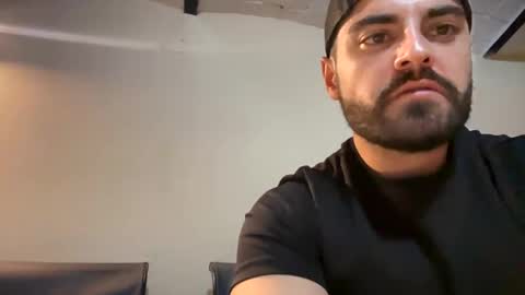 Snapshot of vampz888 chatting on 4, 2, 2025 HUNG LATINO 888 bigcock fit athletic latino online show from 4, 2, 2025