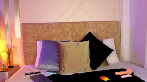 vane_coral online show from 10, 3, 2026