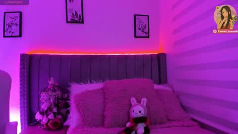 Snapshot of vanesa_moon_ chatting on 18, 9, 2025 vanesa_moon_ online show from 18, 9, 2025