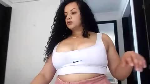 Snapshot of vanesam chatting on 7, 5, 2026 vanessa and samantha online show from 7, 5, 2026