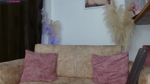 VANESSA BRETT online show from 17, 2, 2026