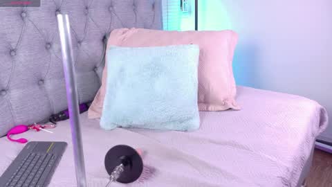 Snapshot of vanessa_mejiia chatting on 1, 4, 2026 vanessa_mejiia online show from 1, 4, 2026