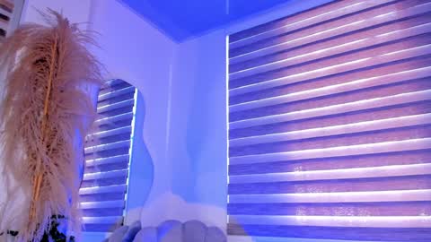 Vanessa Novvoa online show from 12, 1, 2025