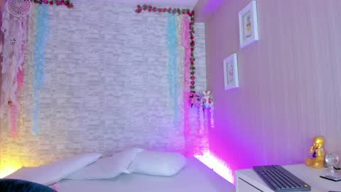 Snapshot of vanessa_santillan chatting on 4, 4, 2026 Vanessa online show from 4, 4, 2026