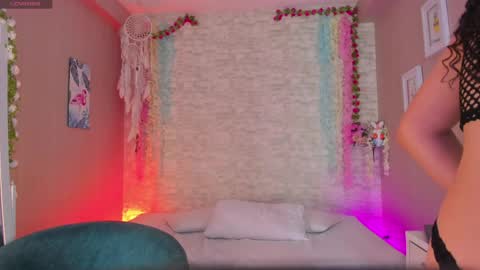 Snapshot of vanessa_santillan chatting on 23, 4, 2026 Vanessa online show from 23, 4, 2026
