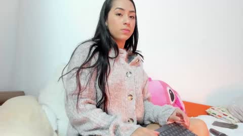 Snapshot of vanessaadol chatting on 5, 12, 2024 vanessaadol online show from 5, 12, 2024