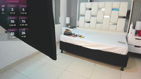 Vanessa Hard online show from 18, 11, 2025