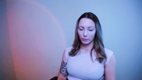 Snapshot of vanessakim_ chatting on 8, 1, 2025 Vanessa online show from 8, 1, 2025