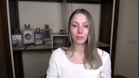 Snapshot of vanessakim_ chatting on 4, 3, 2026 Vanessa online show from 4, 3, 2026