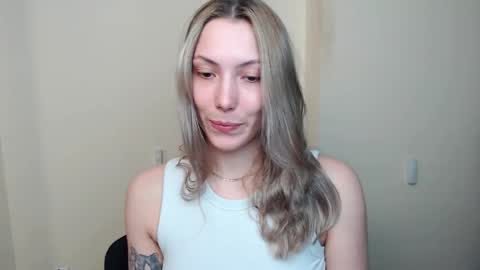 Snapshot of vanessakim_ chatting on 8, 4, 2026 Vanessa online show from 8, 4, 2026