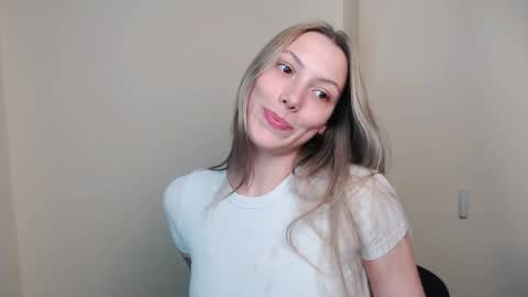 Snapshot of vanessakim_ chatting on 13, 4, 2026 Vanessa online show from 13, 4, 2026