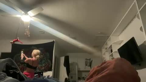 Snapshot of vanessaluvs2play chatting on 22, 4, 2026 vanessaluvs2play online show from 22, 4, 2026