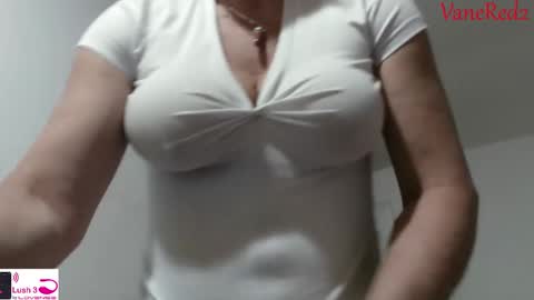 Snapshot of vanessared2 chatting on 19, 2, 2025 Vanesared2 online show from 19, 2, 2025